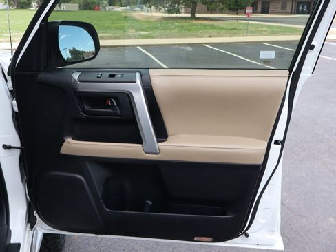 Used 2013 Toyota 4Runner Limited AWD/4WD image 26