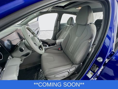 Used 2024 Hyundai Elantra SEL w/ Convenience Package FWD image 24