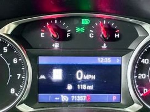 Used 2022 GMC Terrain SLE w/ Driver Convenience Package AWD/4WD image 17