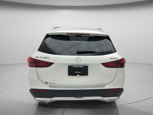 Used 2025 Mercedes-Benz GLA 250 4MATIC image 5