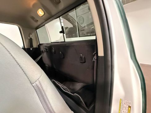 Used 2018 RAM 3500 SLT w/ Snow Chief Group AWD/4WD image 46
