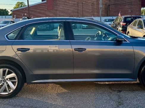 Used 2018 Volkswagen Passat 2.0T SE FWD image 6