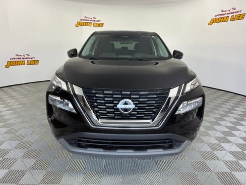 Used 2023 Nissan Rogue SV image 9