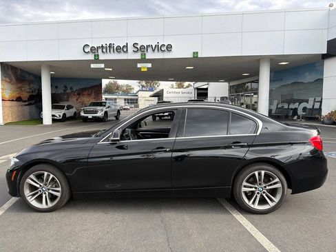 Used 2018 BMW 330i xDrive Sedan AWD/4WD image 8