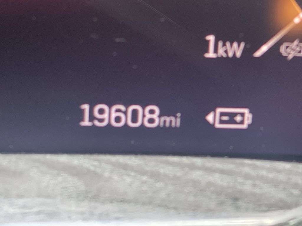 Certified 2025 Cadillac Escalade IQ Sport 2 AWD/4WD image 13