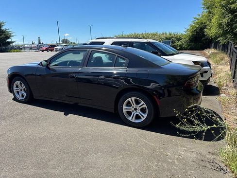 Used 2023 Dodge Charger SXT RWD image 2