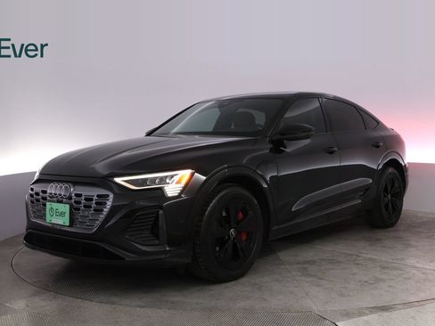 Used 2024 Audi Q8 e-tron Premium Plus w/ Premium Plus Package AWD/4WD image 2