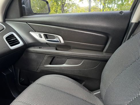 Used 2017 GMC Terrain SLE FWD image 7
