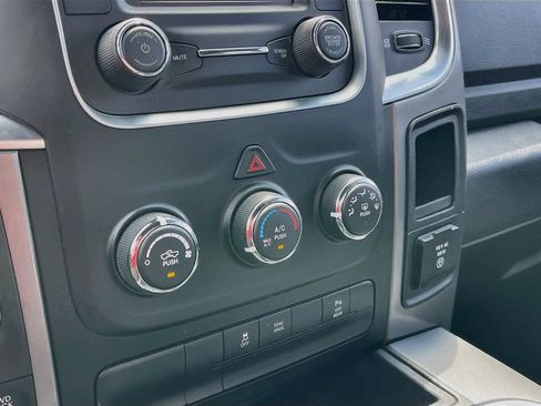 Used 2022 RAM 1500 Warlock AWD/4WD image 15