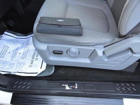 Used 2013 Ford F150 XLT w/ Mid Equipment Group image 29