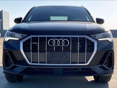 Used 2025 Audi Q3 2.0T Premium image 2