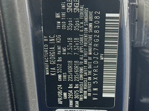 Used 2024 Kia Sorento S image 12