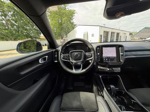 Used 2023 Volvo C40 P8 Recharge Plus w/ Climate Package AWD/4WD image 2