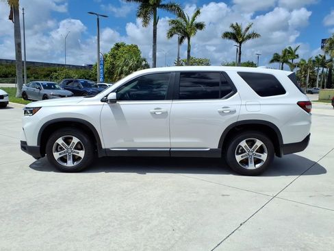 Used 2025 Honda Pilot EX-L image 4