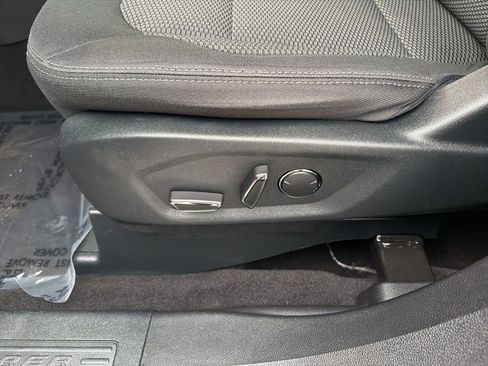 Certified 2018 Ford Explorer XLT w/ Equipment Group 201A image 16