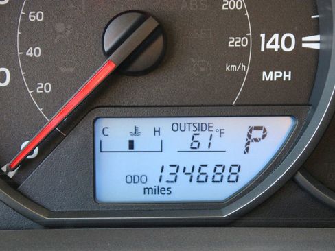 Used 2016 Toyota RAV4 LE image 22