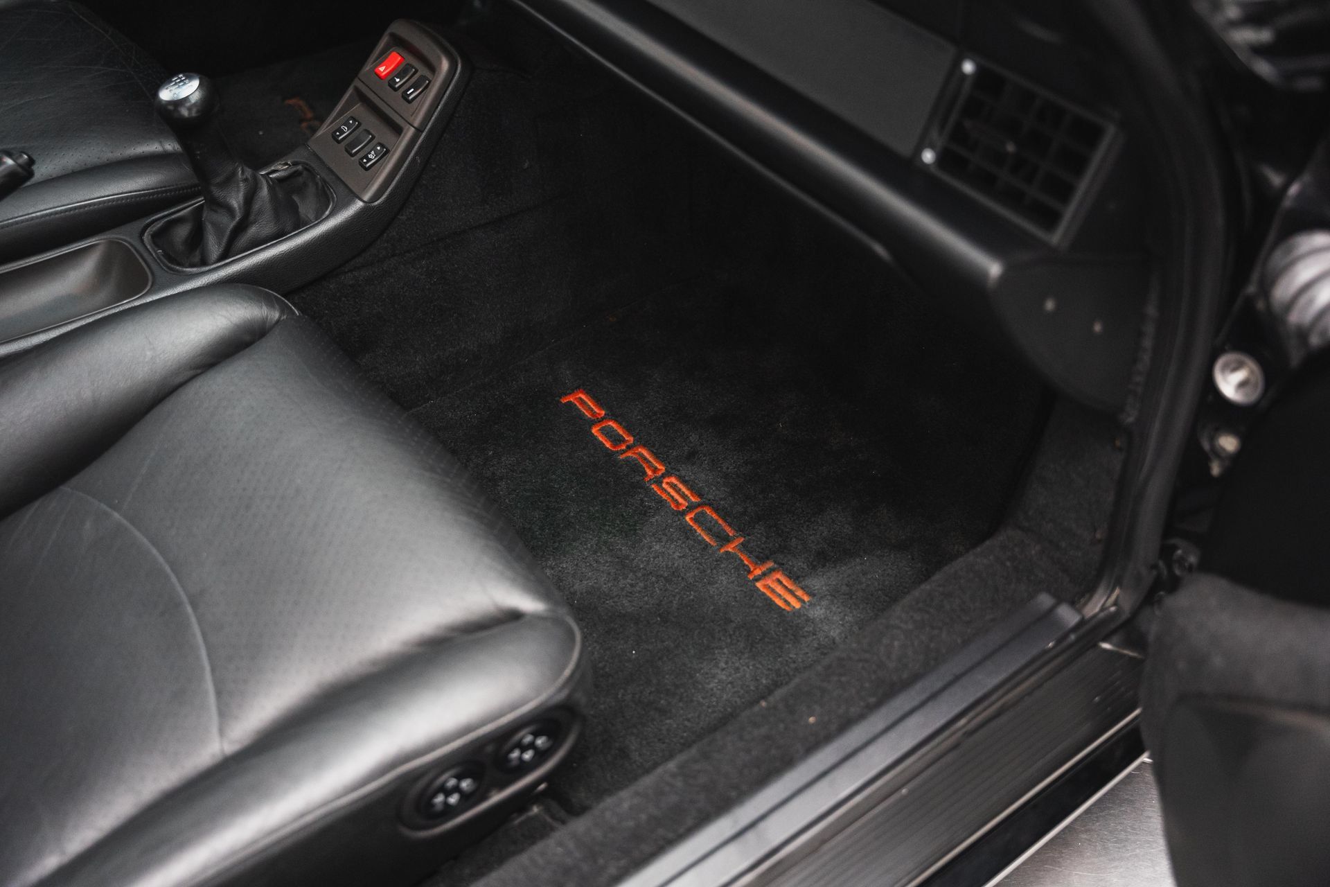 Used 1995 Porsche 911 Carrera RWD image 62