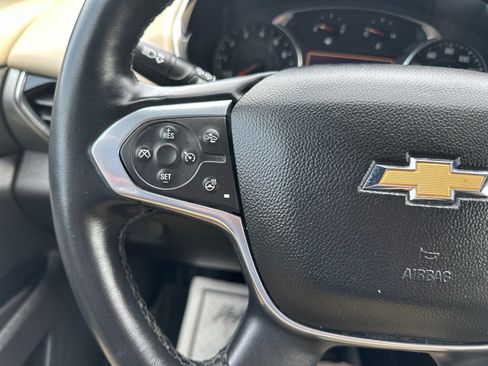 Used 2023 Chevrolet Traverse LT w/ Rear Camera Mirror Package AWD/4WD image 27