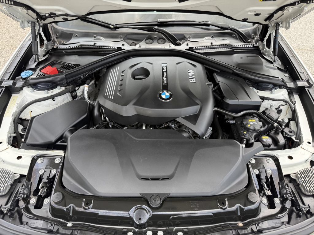 Used 2018 BMW 330i Gran Turismo xDrive AWD/4WD image 16