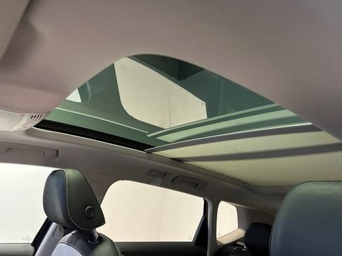 New 2025 Volkswagen Taos SEL image 20