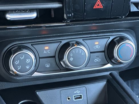 Certified 2025 Nissan Kicks S image 23