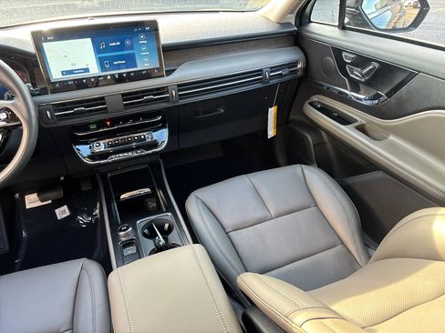 New 2026 Lincoln Corsair Reserve image 32