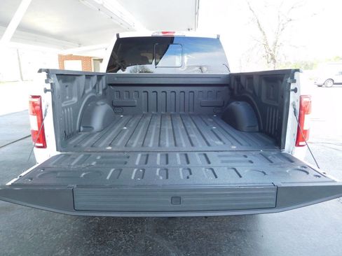 Used 2018 Ford F150 XLT w/ Equipment Group 302A Luxury AWD/4WD image 11