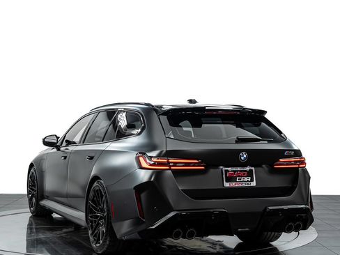Used 2025 BMW M5 Touring AWD/4WD image 3