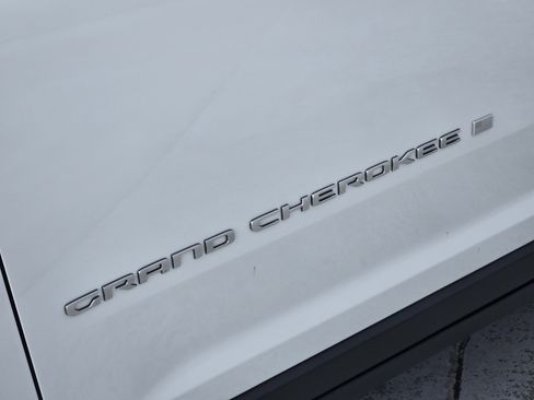 New 2025 Jeep Grand Cherokee Laredo RWD image 8