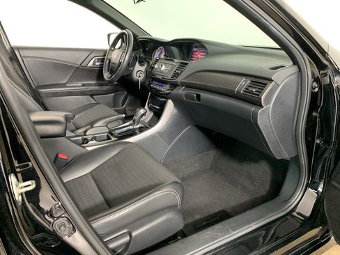 Used 2016 Honda Accord Sport image 36