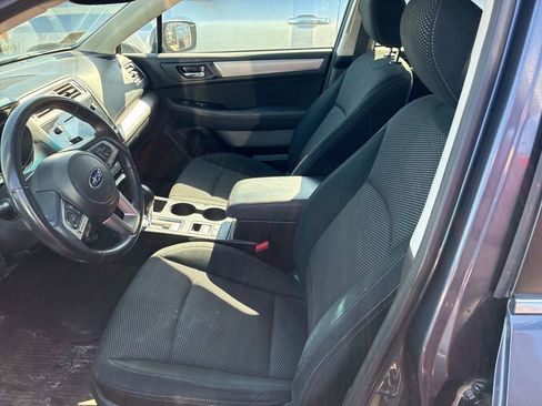 Used 2017 Subaru Outback 2.5i Premium image 12