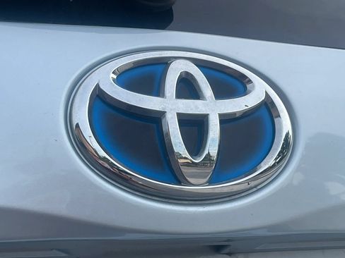 Used 2016 Toyota Prius V Five FWD image 50