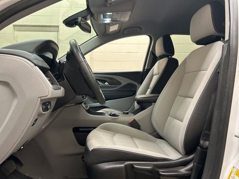 Used 2024 GMC Terrain SLE image 7
