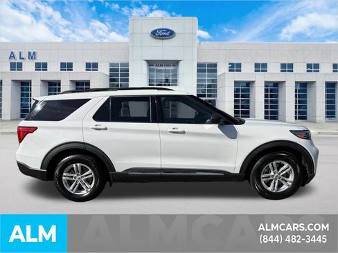 Used 2023 Ford Explorer XLT w/ Equipment Group 202A RWD image 5