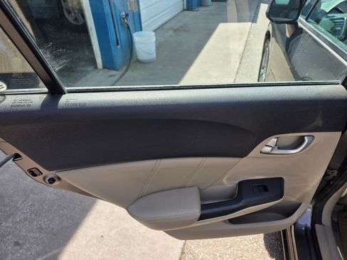 Used 2012 Honda Civic EX-L image 17