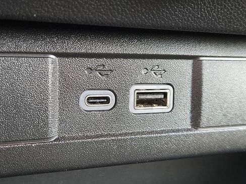 Used 2023 GMC Canyon Denali image 27