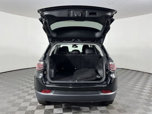 Used 2022 Jeep Compass Latitude FWD image 43