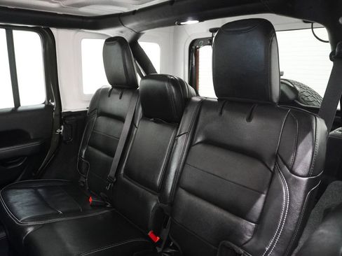 Certified 2022 Jeep Wrangler Unlimited Sahara w/ Cold Weather Group image 15