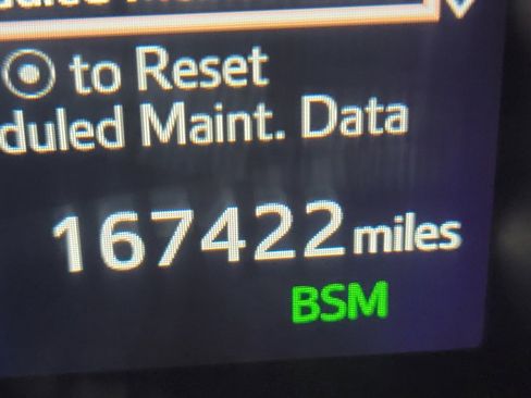 Used 2018 Toyota Highlander SE image 17