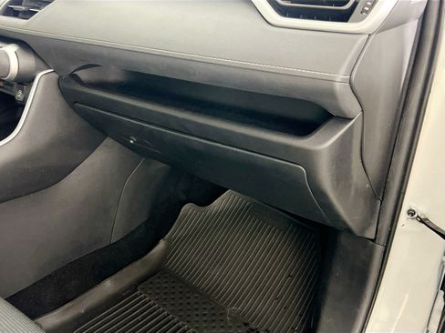Used 2024 Toyota RAV4 LE FWD image 33