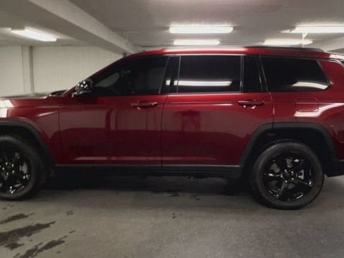 Used 2024 Jeep Grand Cherokee L Altitude AWD/4WD image 5