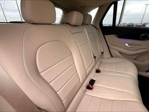 Used 2022 Mercedes-Benz GLC 300 4MATIC image 32