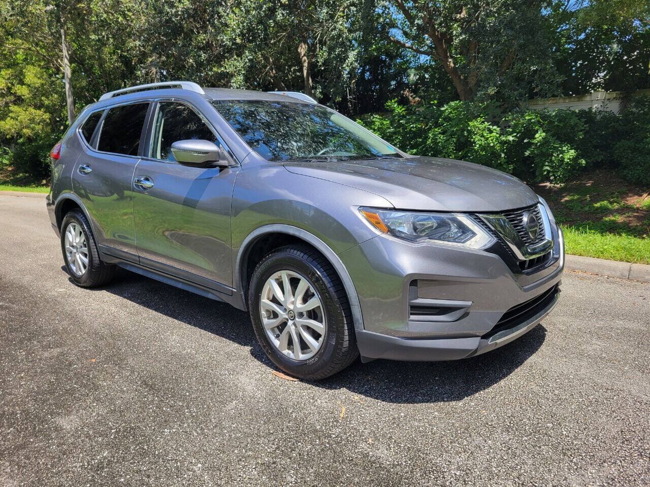 Used 2019 Nissan Rogue SV FWD image 1