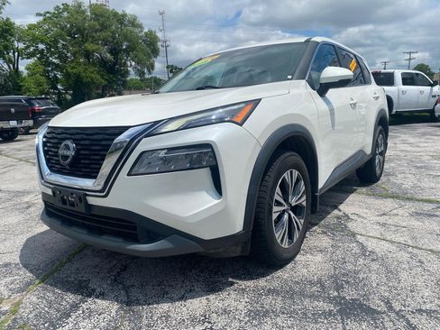 Used 2023 Nissan Rogue SV FWD image 2