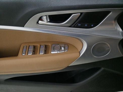 Used 2022 Genesis G70 2.0T w/ Prestige Package image 19