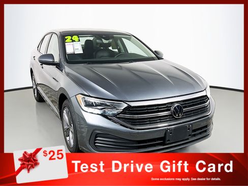 Used 2024 Volkswagen Jetta SE FWD image 1