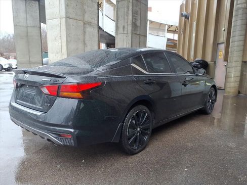 Used 2022 Nissan Altima 2.5 SR w/ Midnight Edition Package image 5