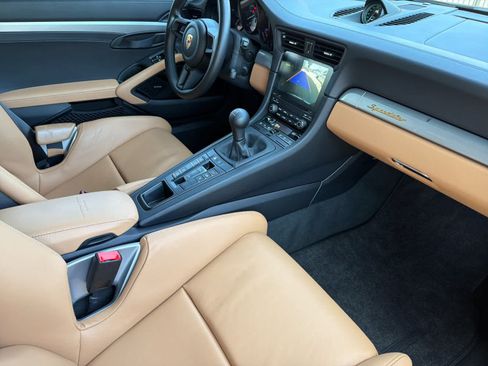 Certified 2019 Porsche 911 Speedster RWD image 13