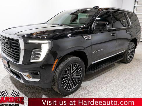 Used 2025 GMC Yukon Elevation w/ Elevation Premium Package AWD/4WD image 2