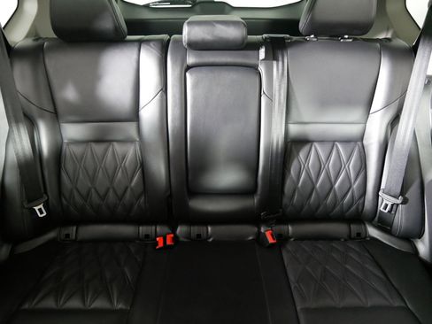 Used 2021 Nissan Rogue Platinum image 13